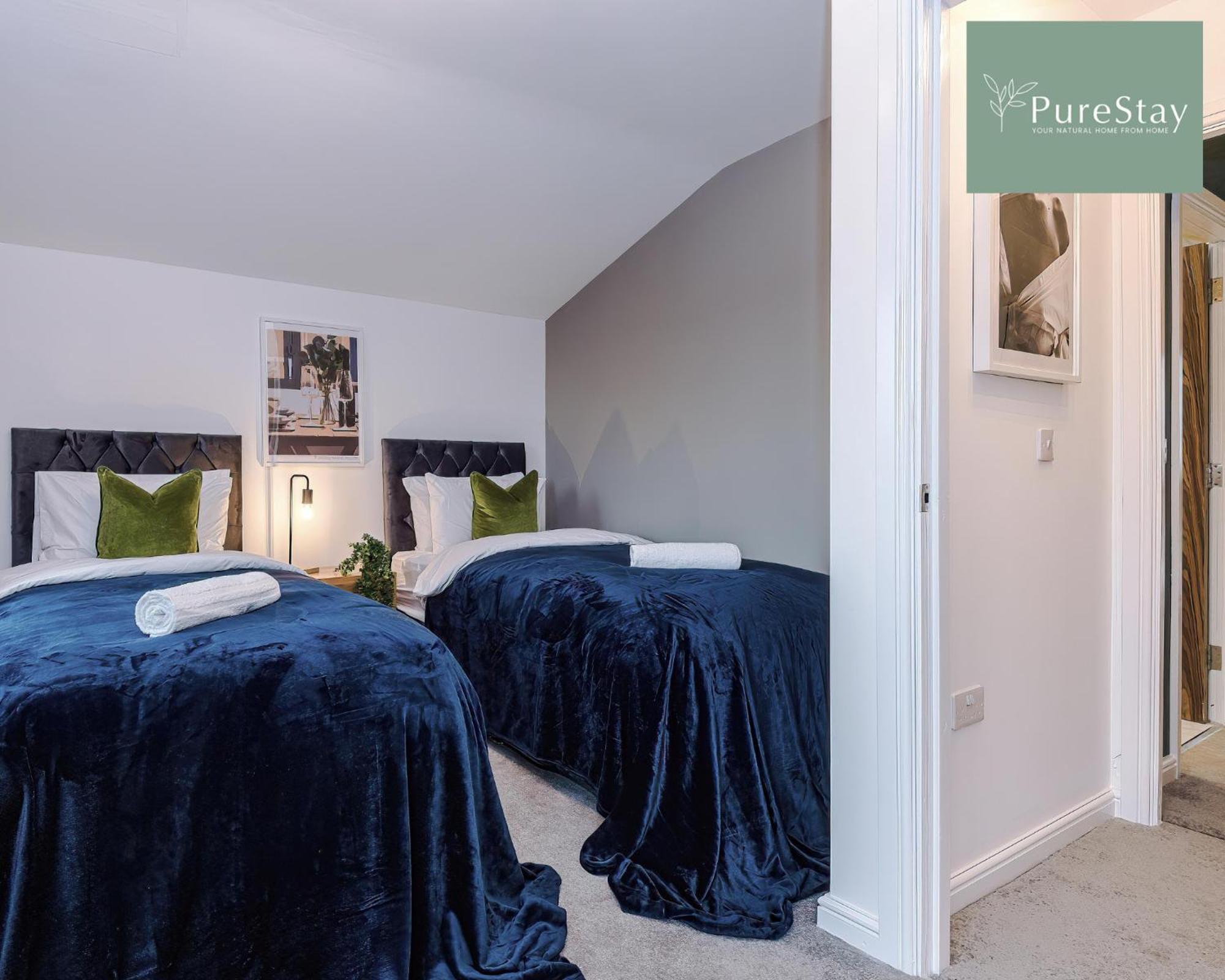 Stunning Five Bedroom House With Free Parking By Purestay Short Lets & Serviced Дом отдыха