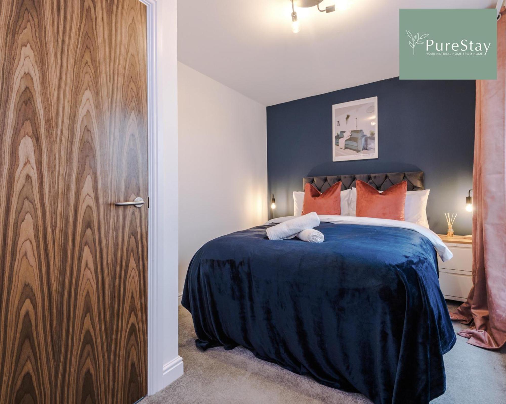 Stunning Five Bedroom House With Free Parking By Purestay Short Lets & Serviced * Манчестер