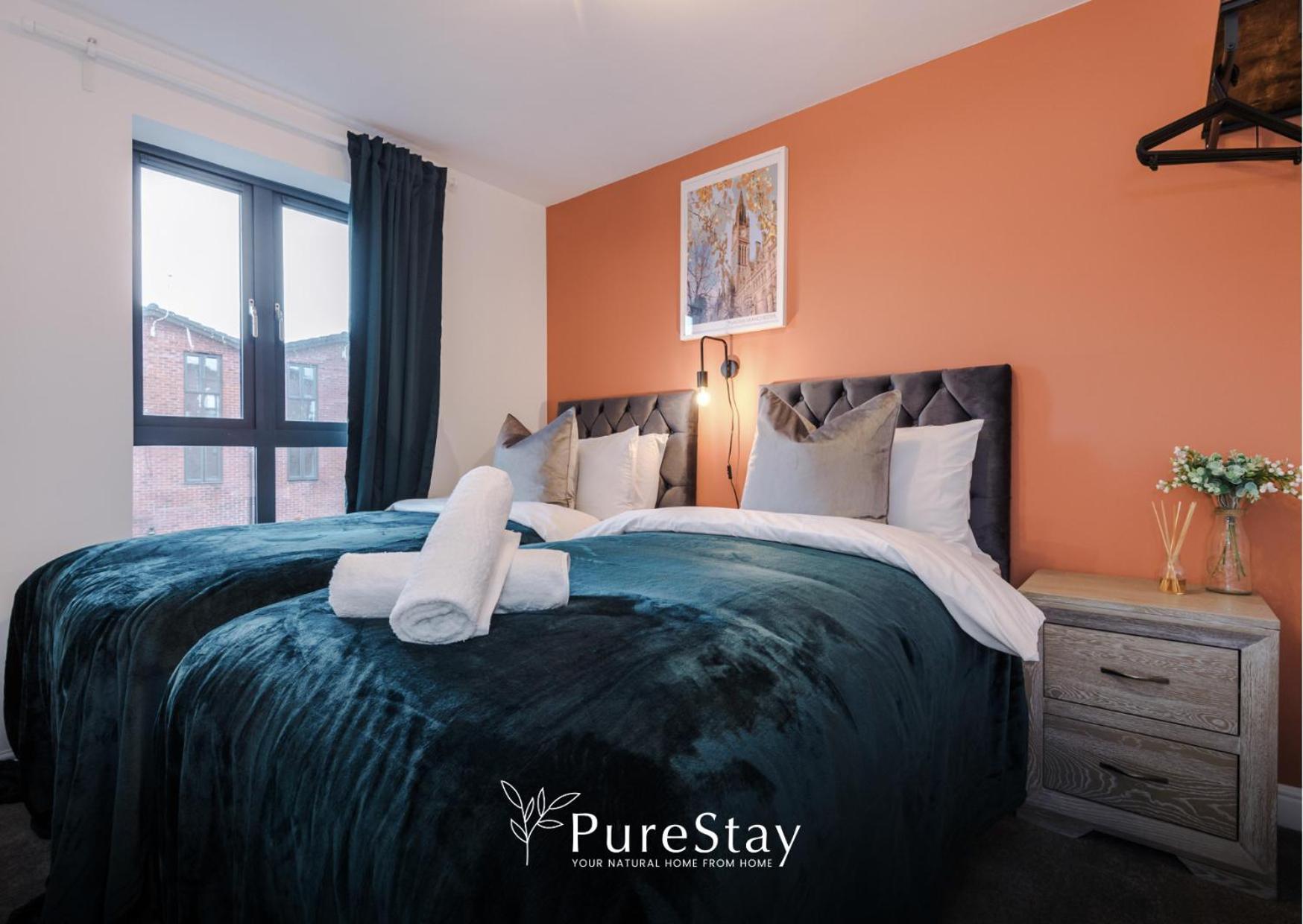 Stunning Five Bedroom House With Free Parking By Purestay Short Lets & Serviced *