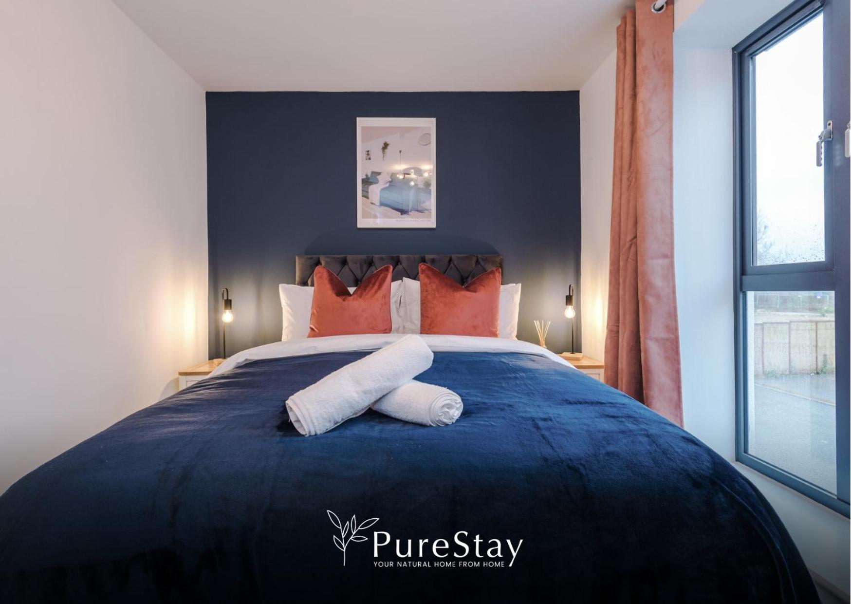Дом отдыха Stunning Five Bedroom House With Free Parking By Purestay Short Lets & Serviced Манчестер