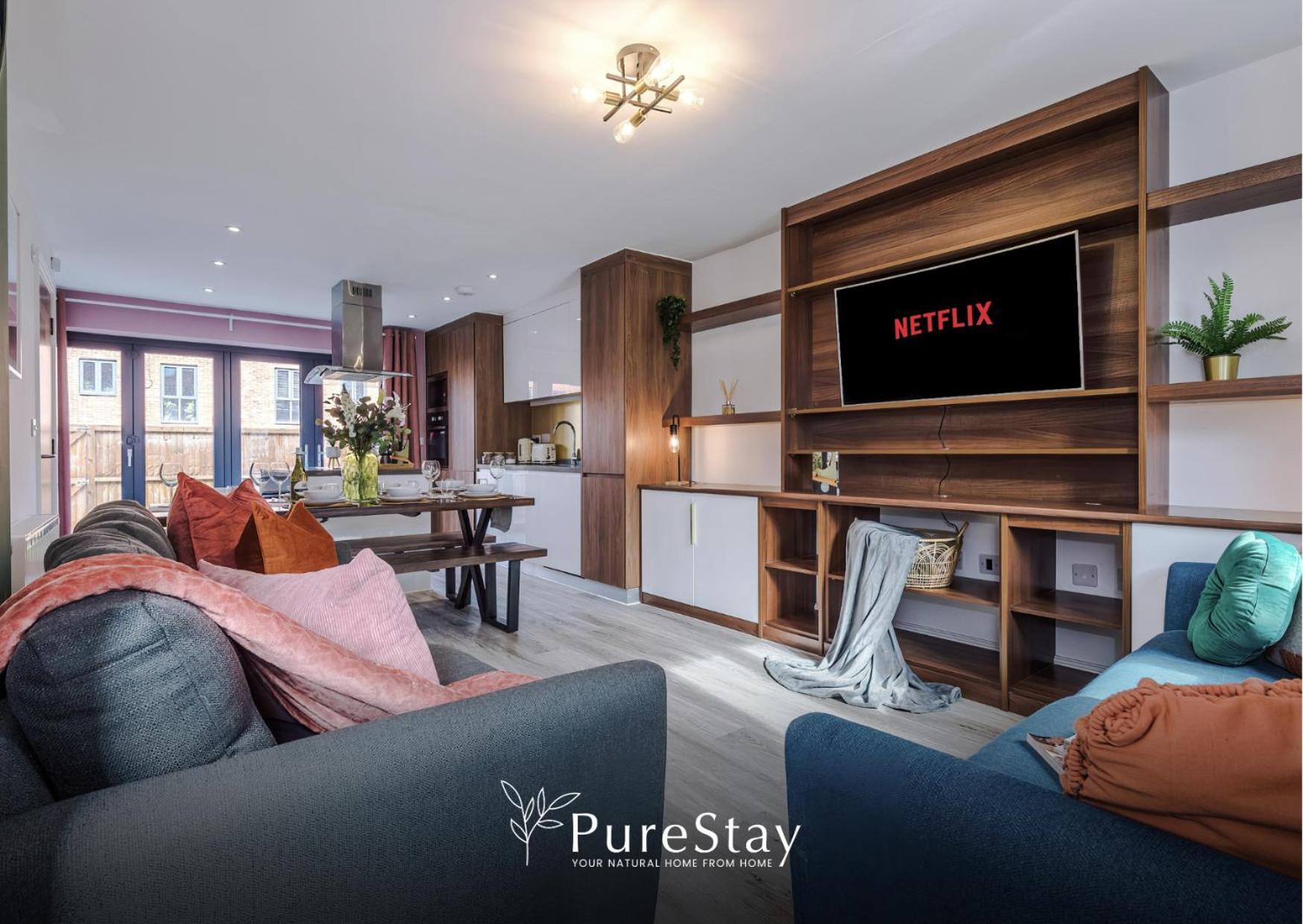 Stunning Five Bedroom House With Free Parking By Purestay Short Lets & Serviced *